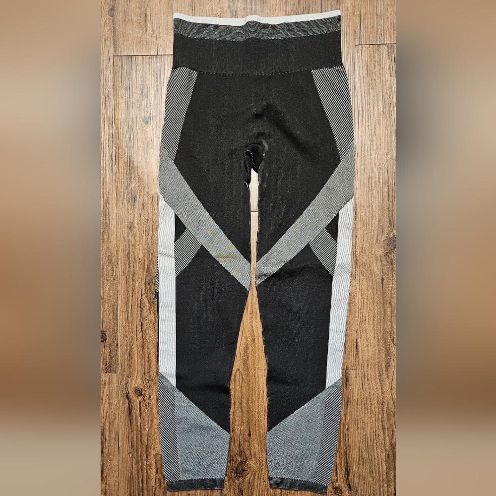 PINK Victoria's Secret Black & Grey Leggings